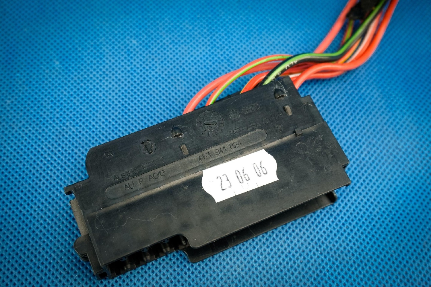 Halter der Sicherungen Audi VW Seat 4F1941824