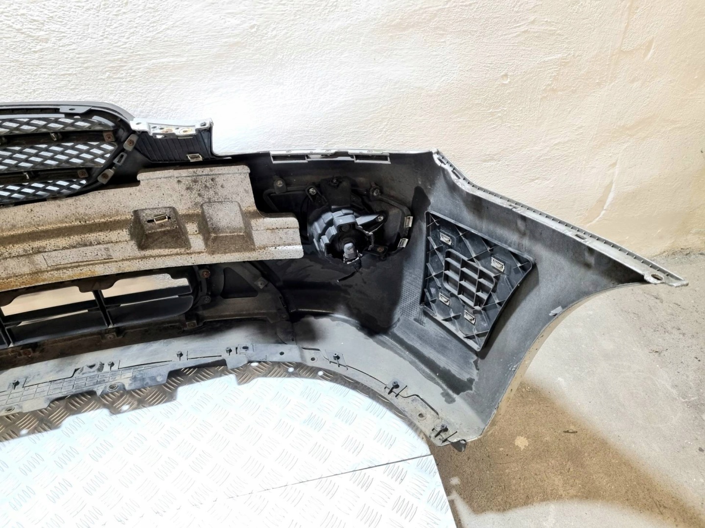 bumper front Kia Carens 2 FG 2009 865111D050