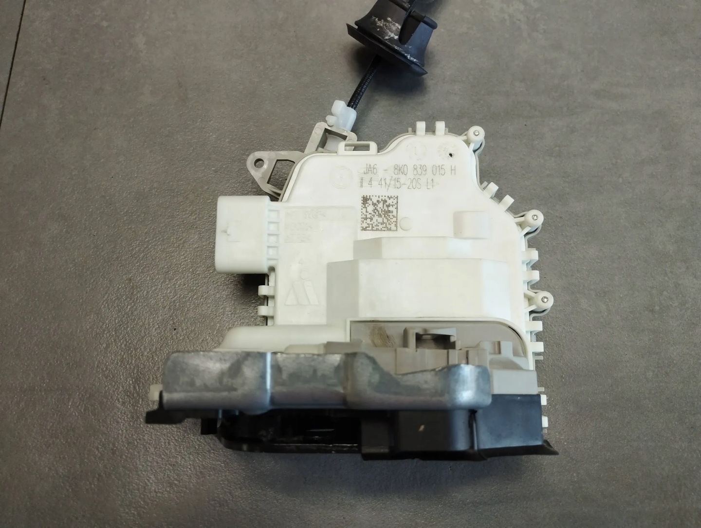 Audi A5 Sportback 8TA lock left rear part 8K0839015H