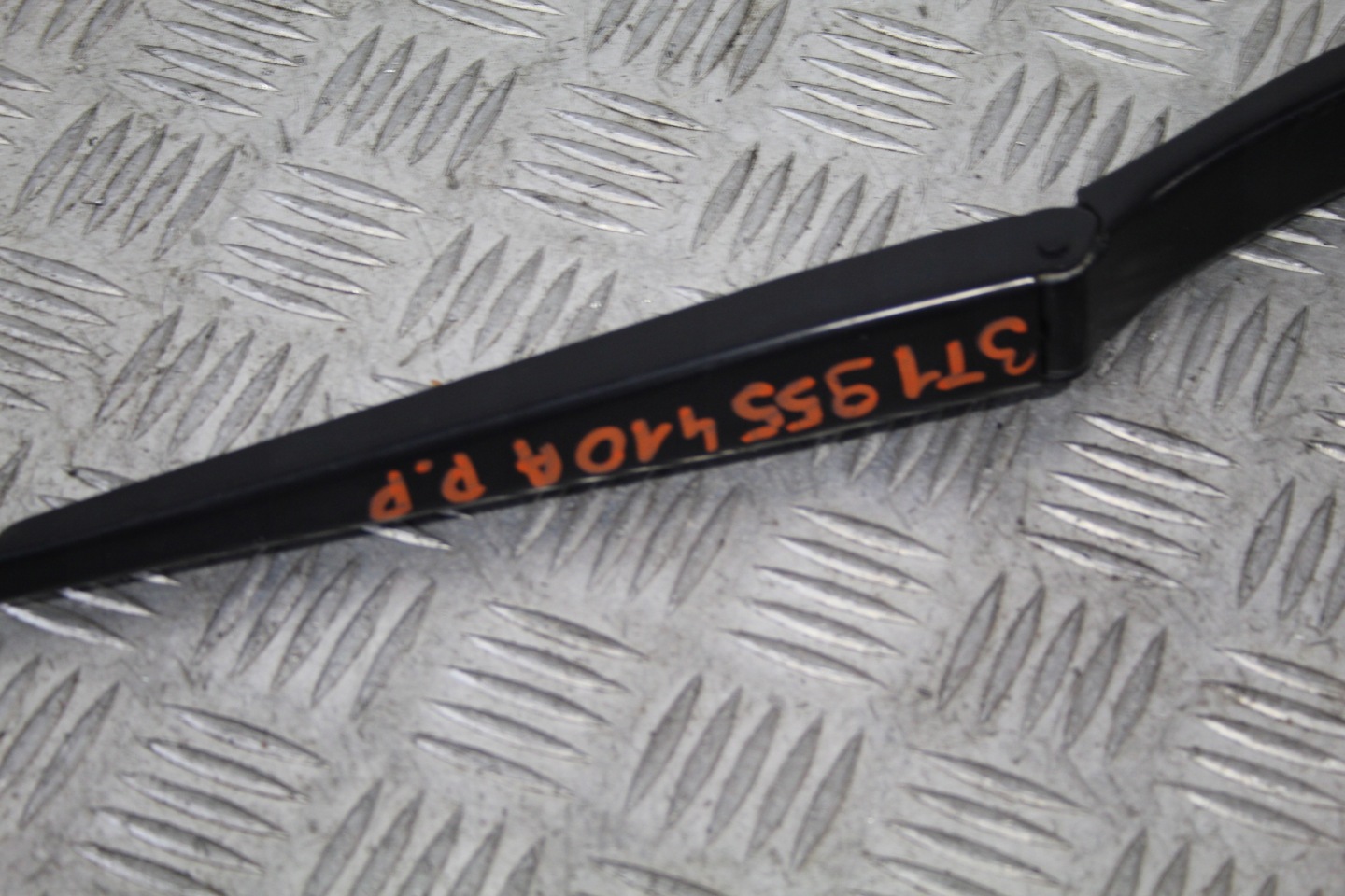wiper arm right SKODA SUPERB II 2 3T0 3T9