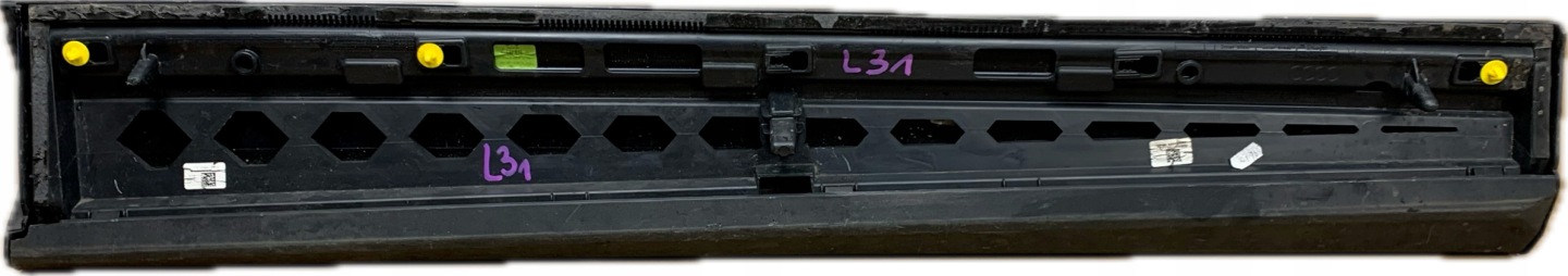L31 AUDI Q8 4M8 moulding door left front 4M8853959B