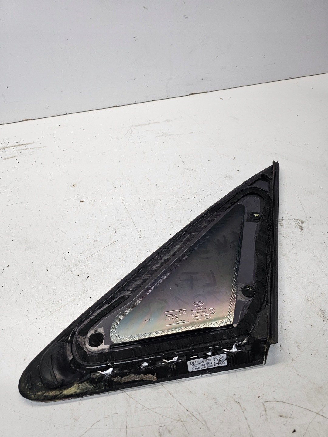 window bodywork left rear part AUDI A4 B9 sedan 8W5845298D 2016R