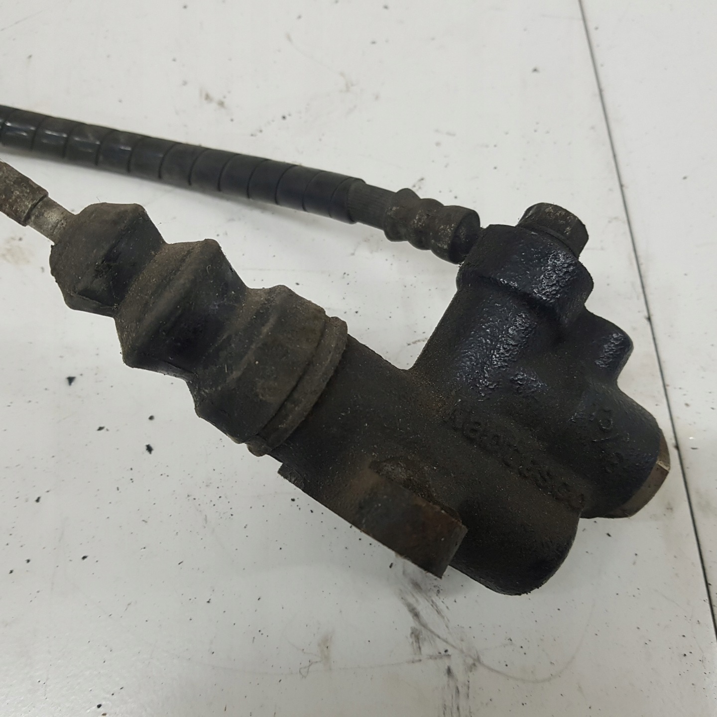 WYSPRZEGLIK SUBARU OUTBACK 4