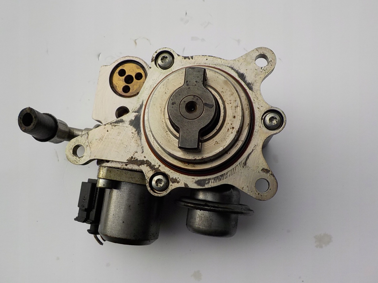 CITROEN DS3 C4 C5 1.6 THP feed pump 9819938480