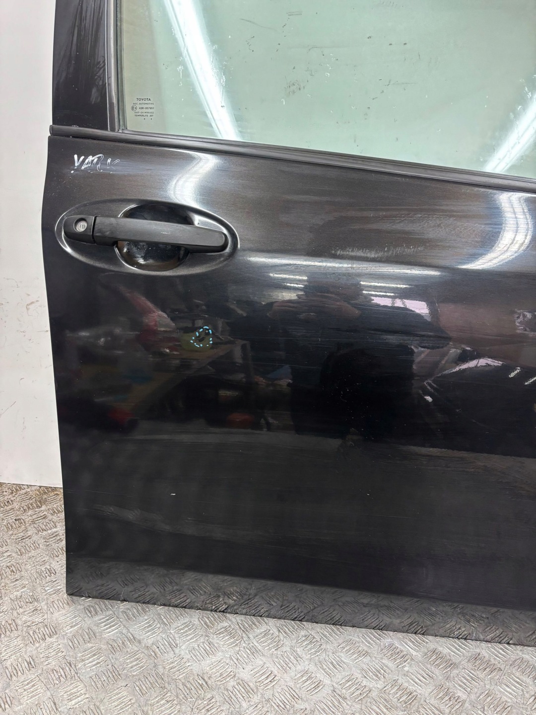 door front front right TOYOTA YARIS II 2 06