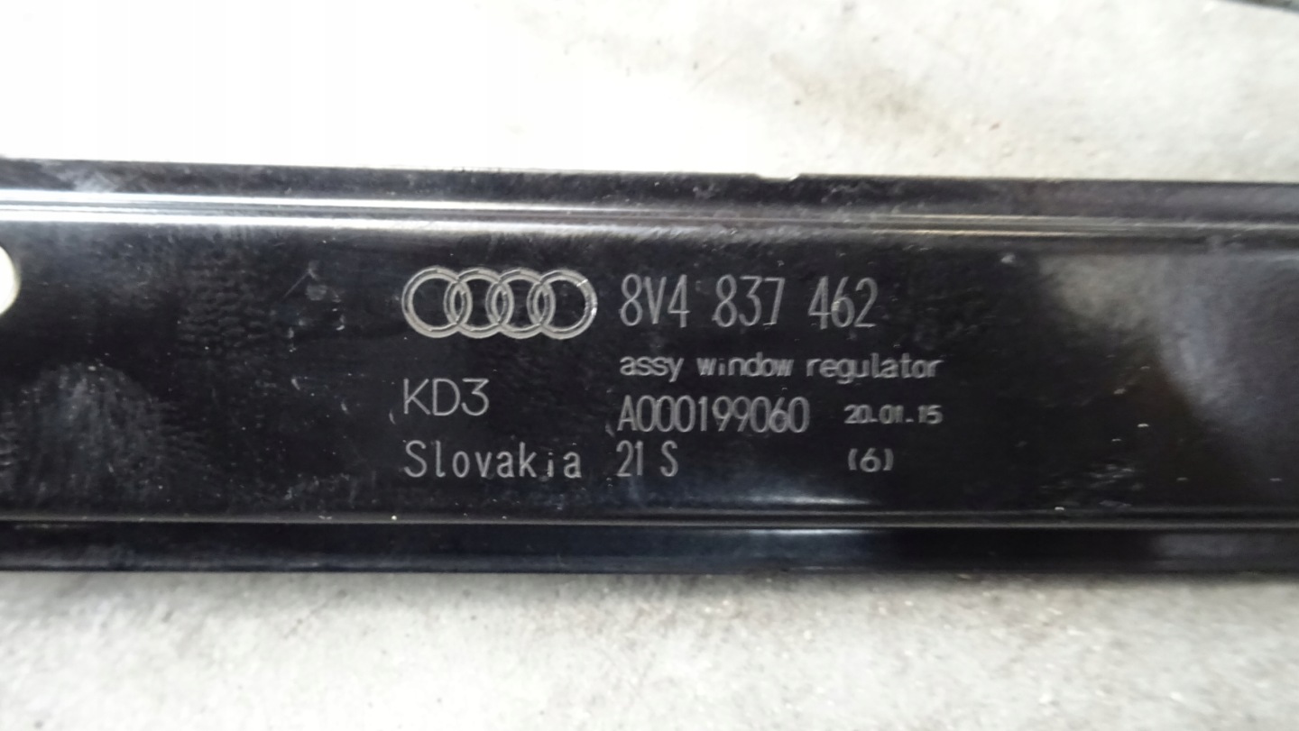 Audi A3 8V window regulator right front 8V4837462