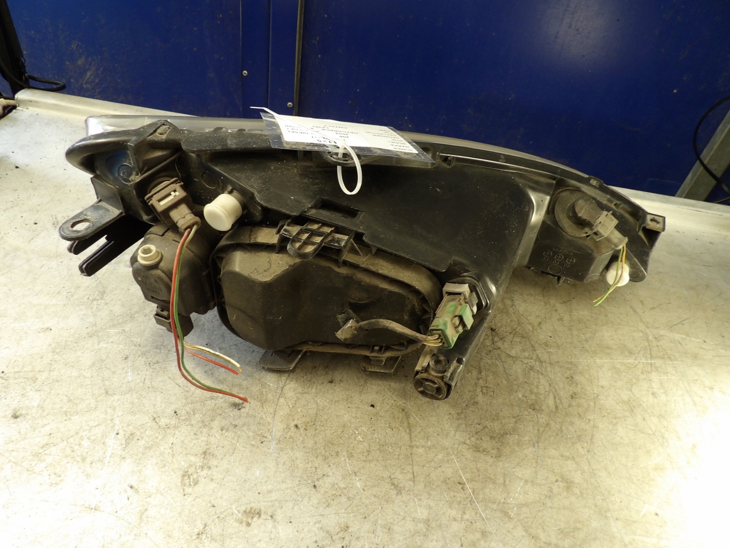 Peugeot 206 light front left