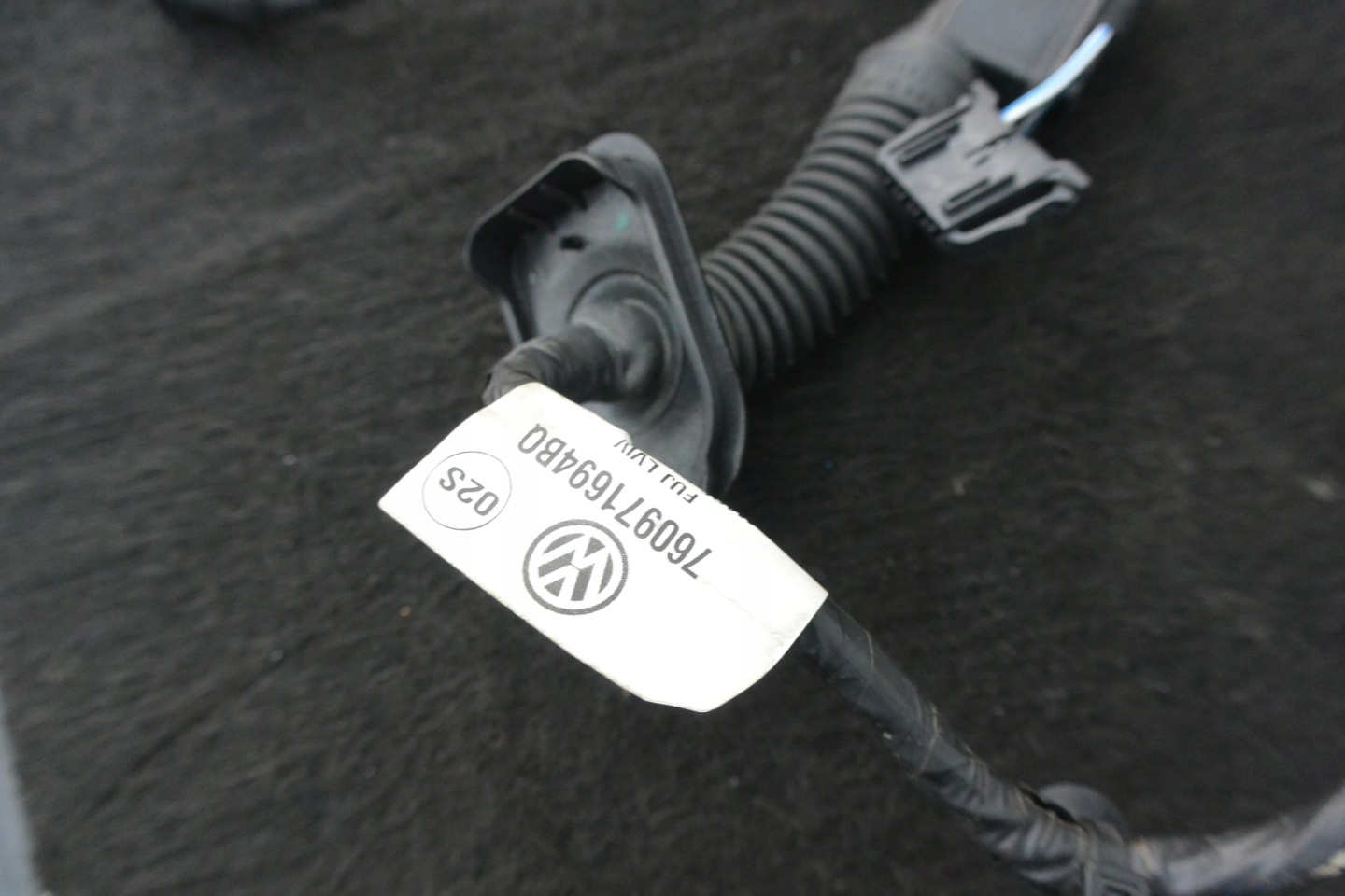bundle wiring door left rear part VW TOUAREG III