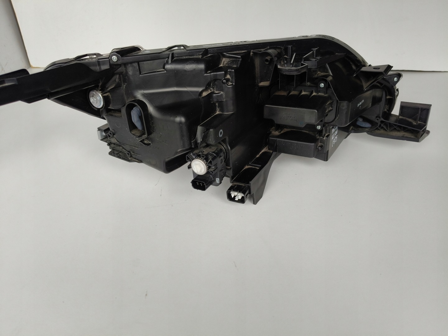 light left REFLEKTOR MITSUBISHI L200 19- FULL LED