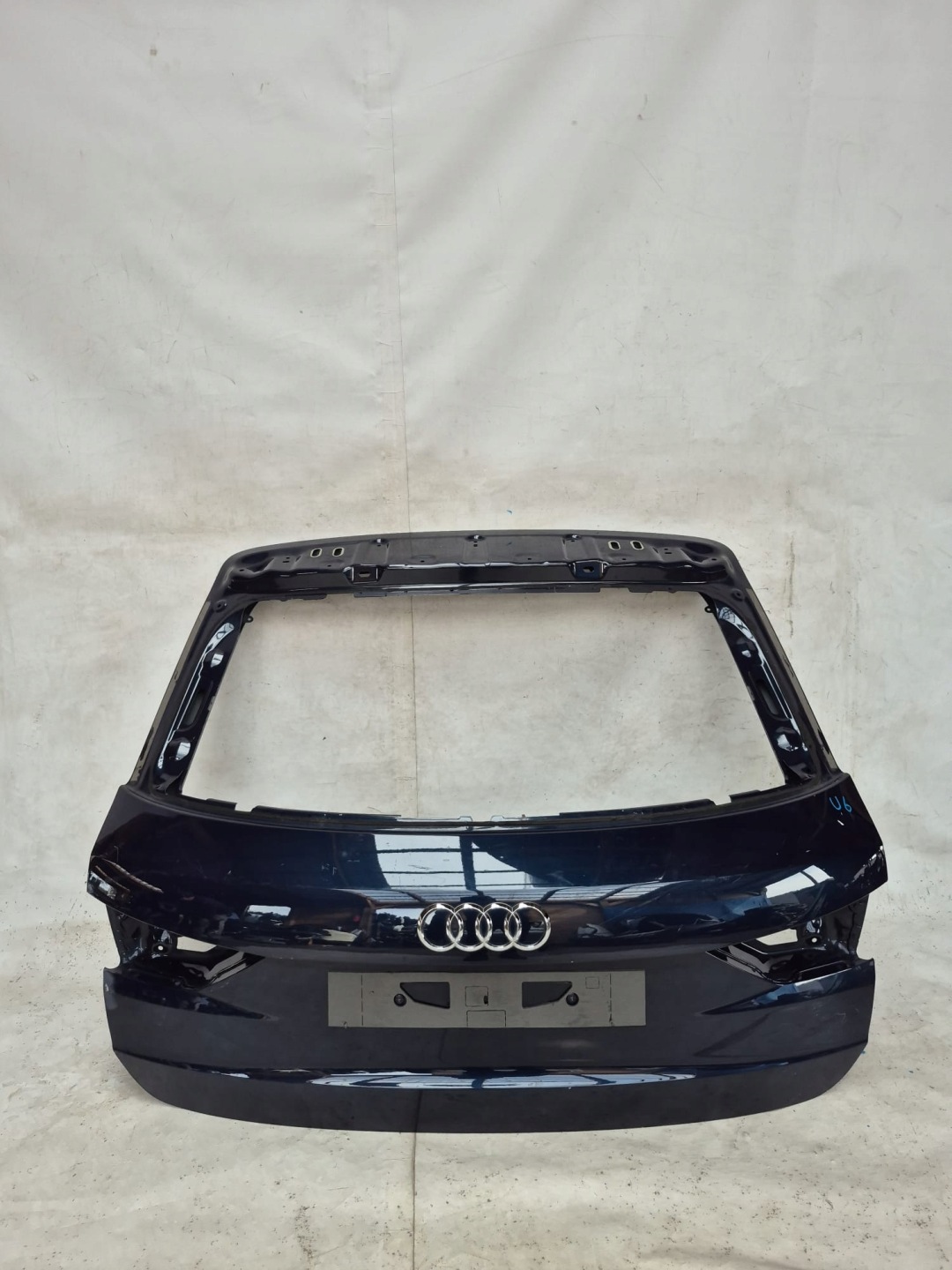 AUDI Q3 II 83A 18- trunk door boot rear part rear