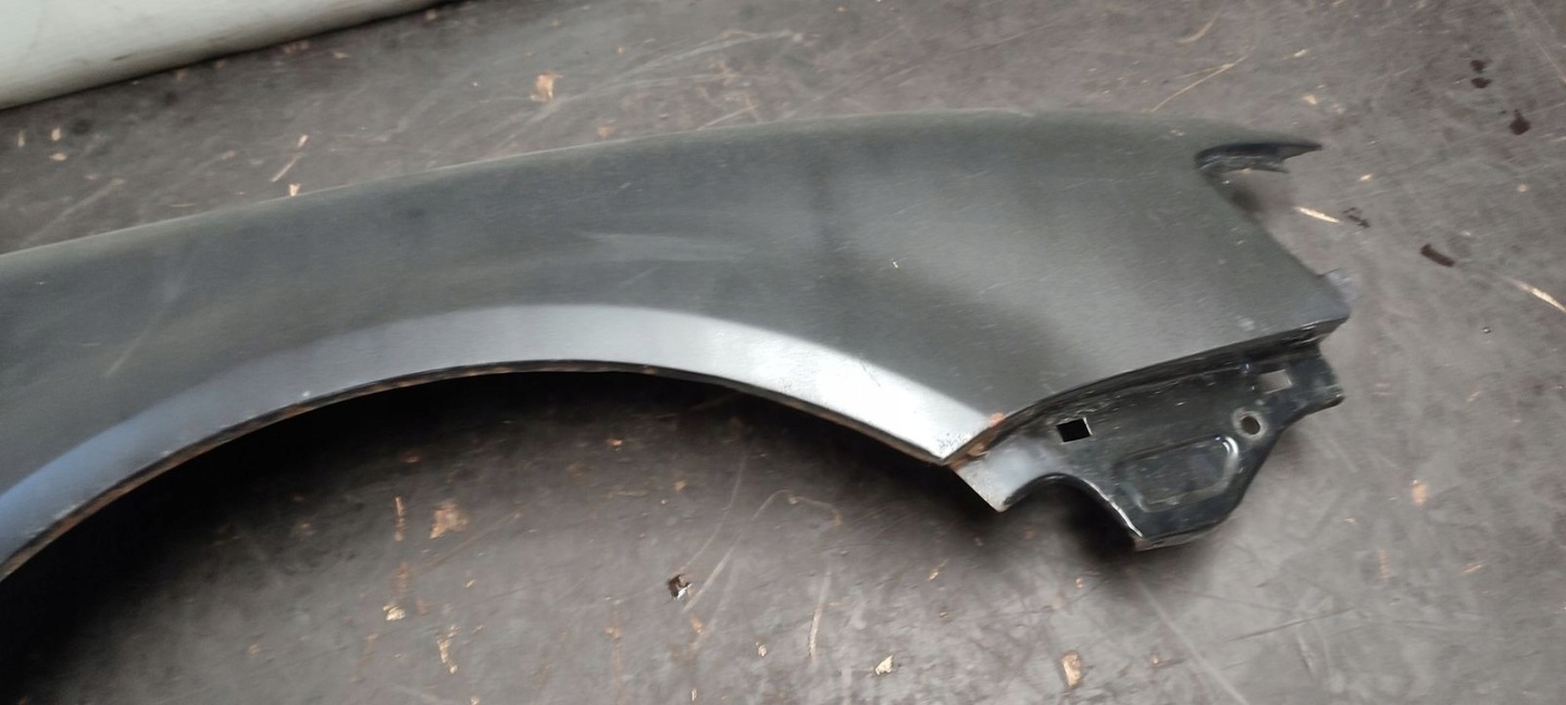 fender right front front VW Passat B5 LC9Z