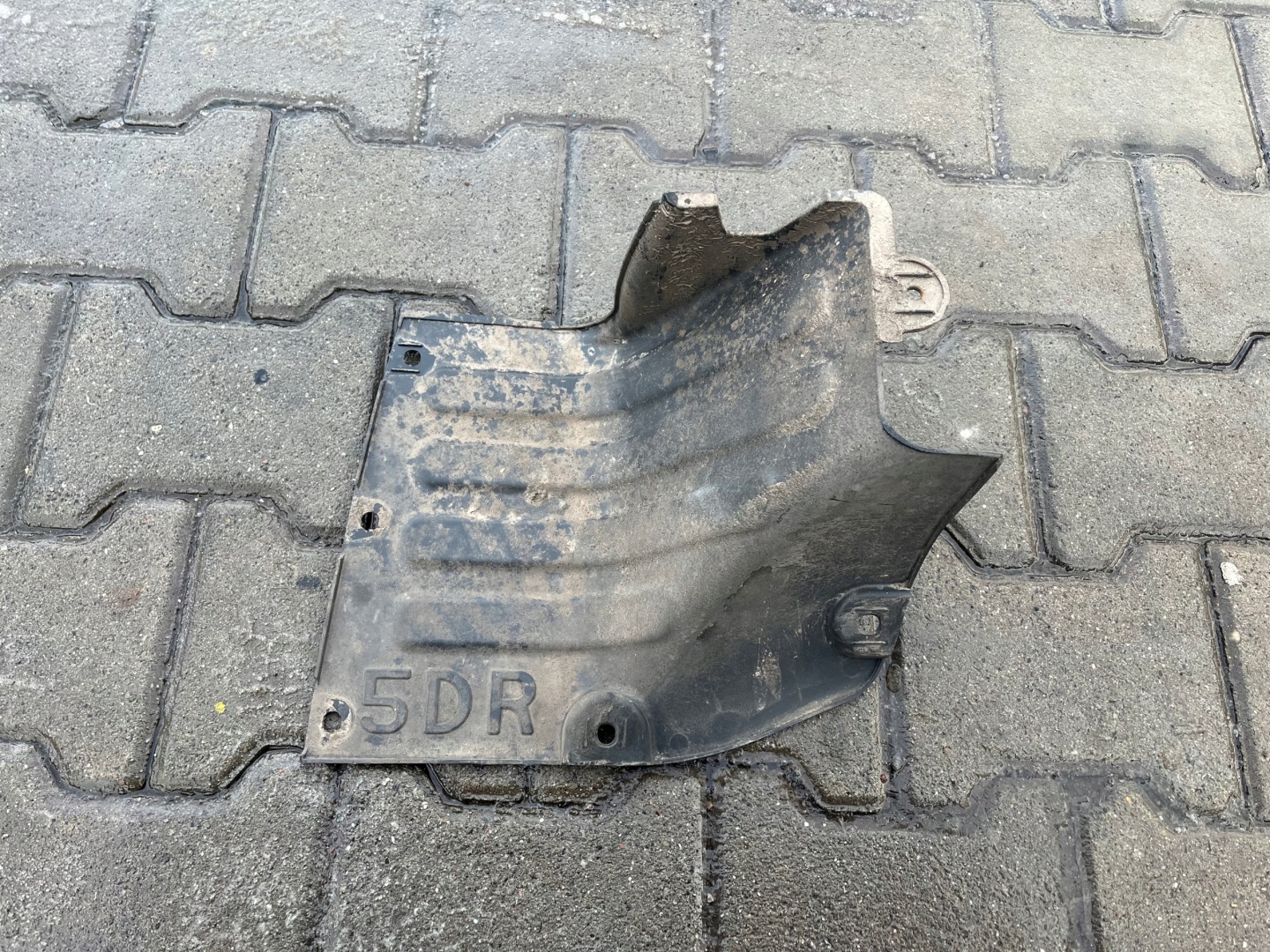 Hyundai I20 II cover below bumper rear part