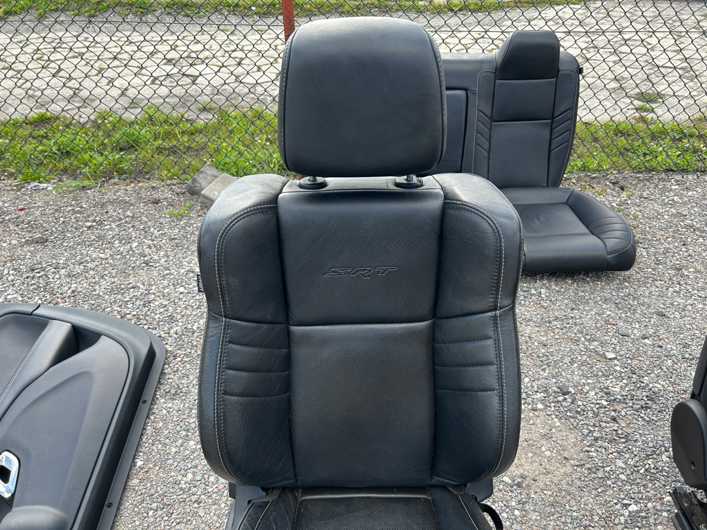 seats side inner leather Dodge Challenger SRT Hellcat 2015
