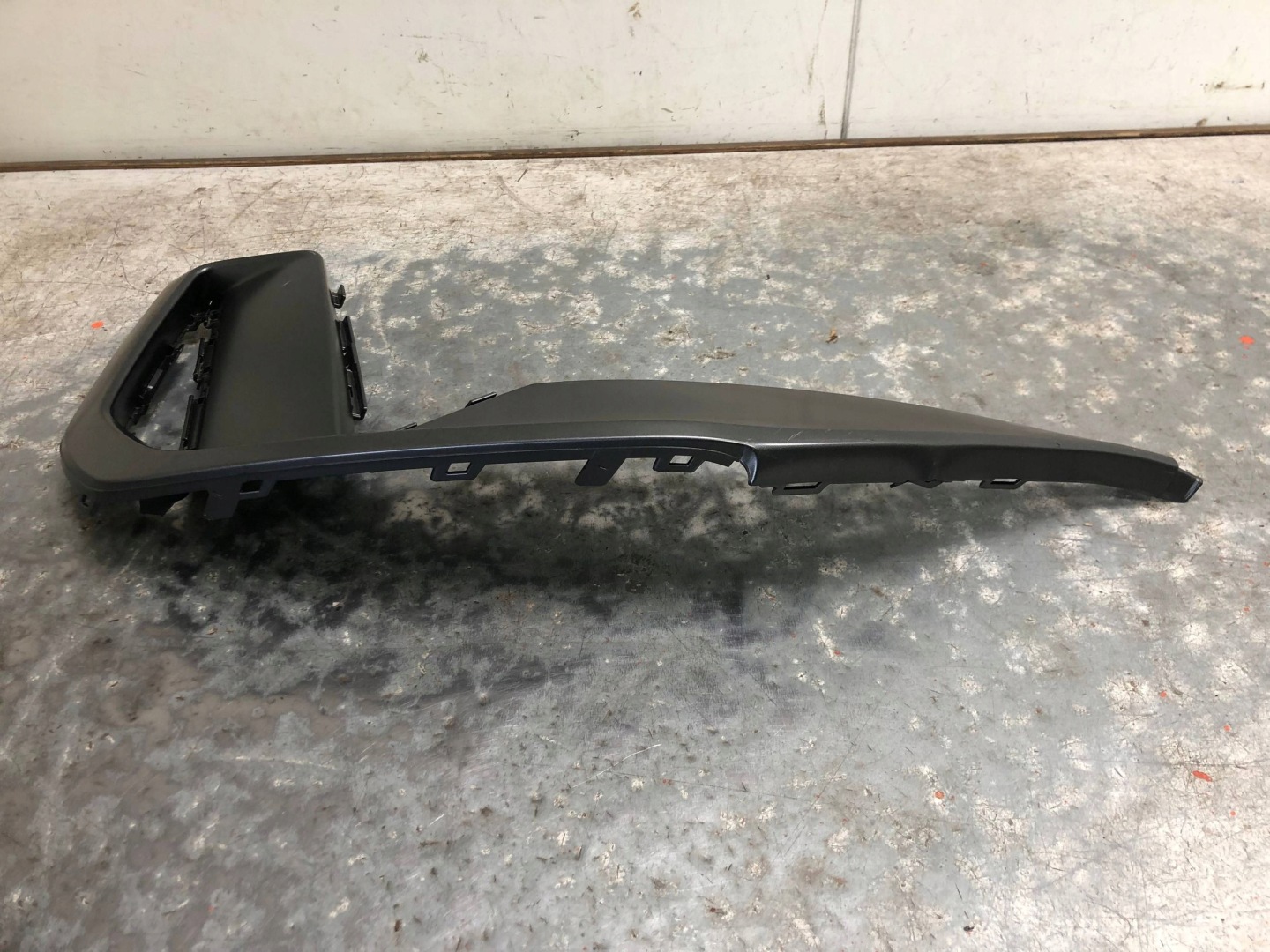 grid of a bumper right front S-LINE AUDI Q6 E-TRON 85H807968