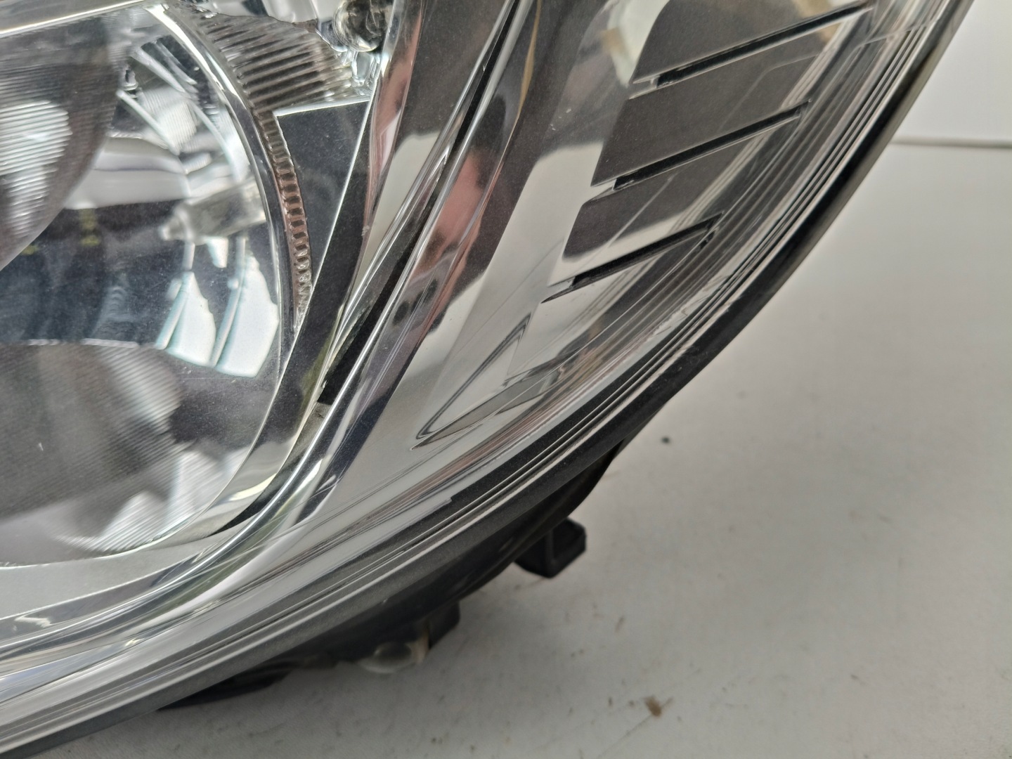 light left REFLEKTOR FORD FOCUS MK3 11-14