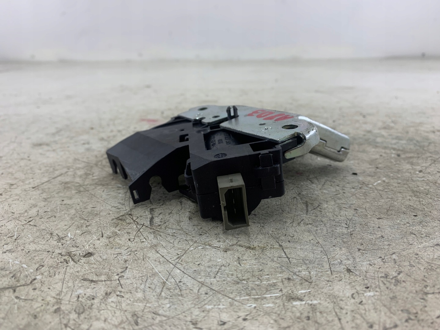 AUDI A8 D3 lock bonnet boot 4F5827505D