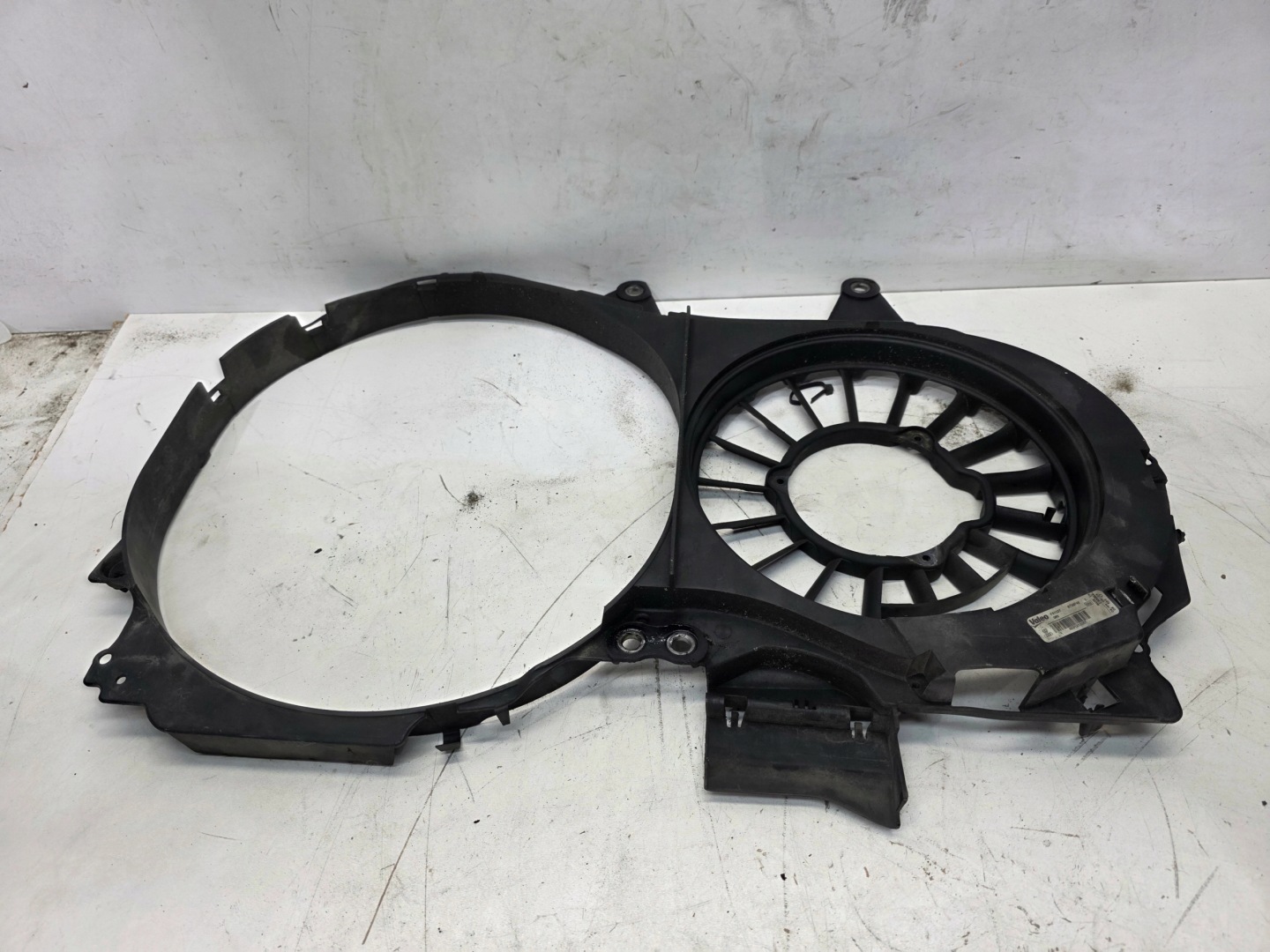couverture ventilateurs AUDI A4 B7 2.5 TDI 8E0121205T original