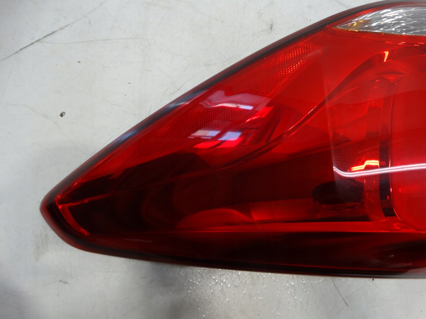light right rear part W fender CARENS IV 92402A4110 LED