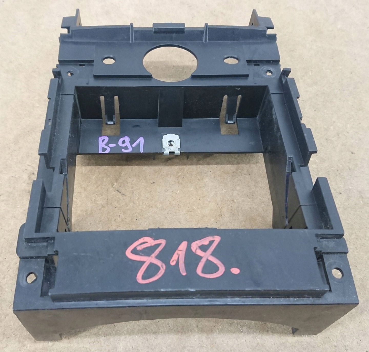 Volkswagen Caddy 1T0 Support plaque popielniczki