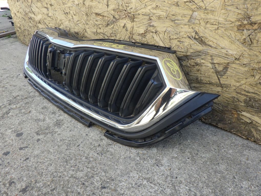 SKODA OCTAVIA 4 IV 5E3 20- Grille