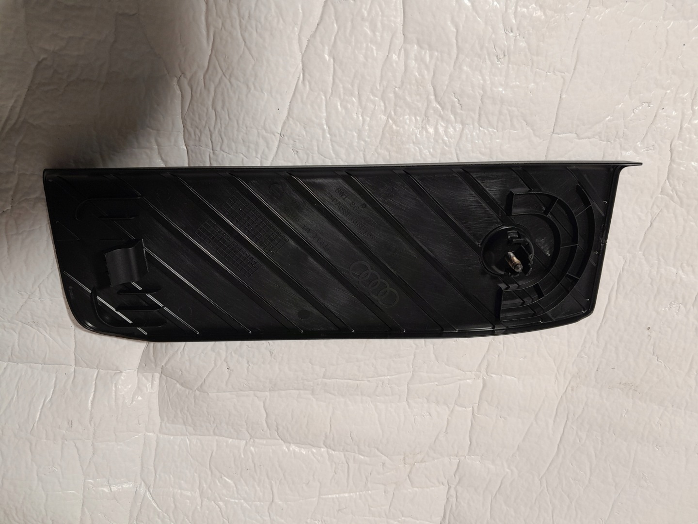 AUDI A4 B9 PODSTOPNICA cap 8W1864777
