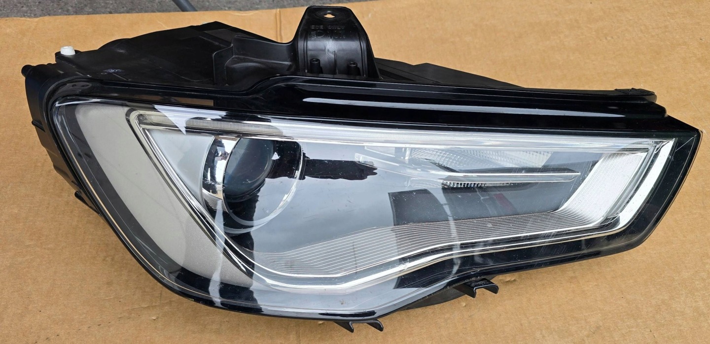 Audi A3 S3 8V front side right light front