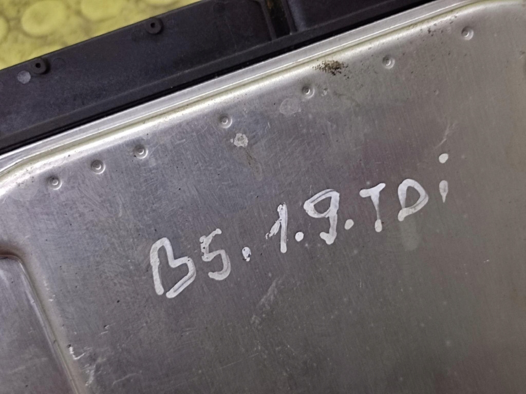 VW PASSAT B5 1.9 DI control unit of the engine 0281010941