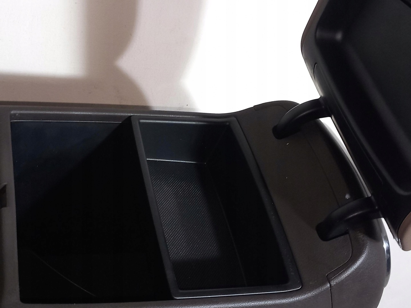 TUNEL central armrest HYUNDAI SANTA FE IV 18-24 EU