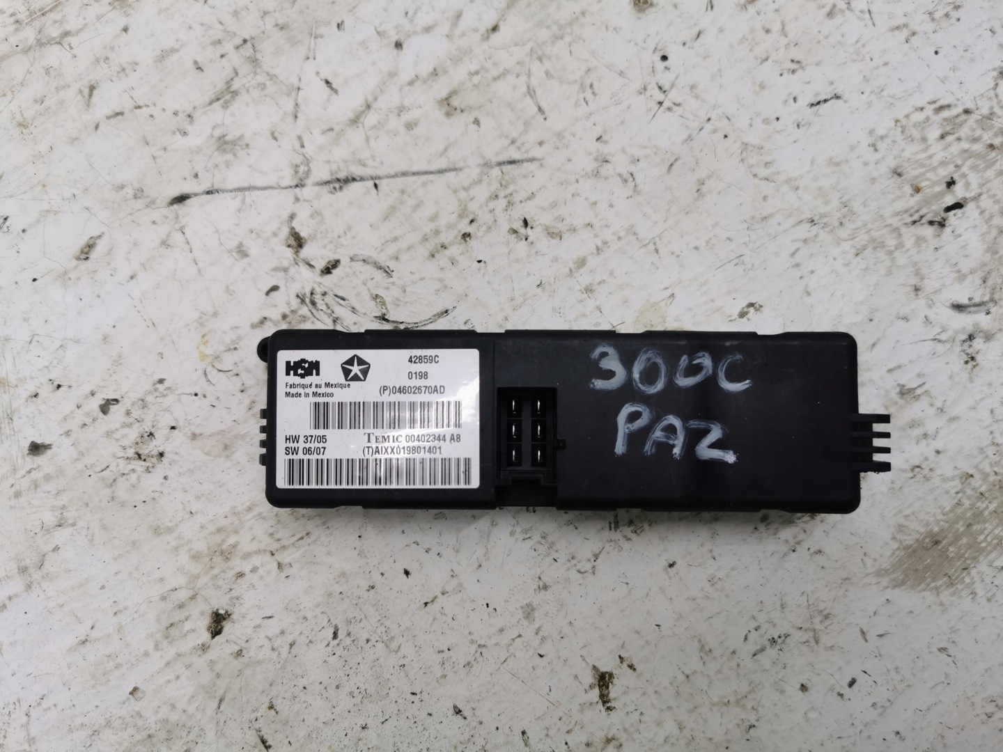 module control unit seat CHRYSLER 300C P04602670AD