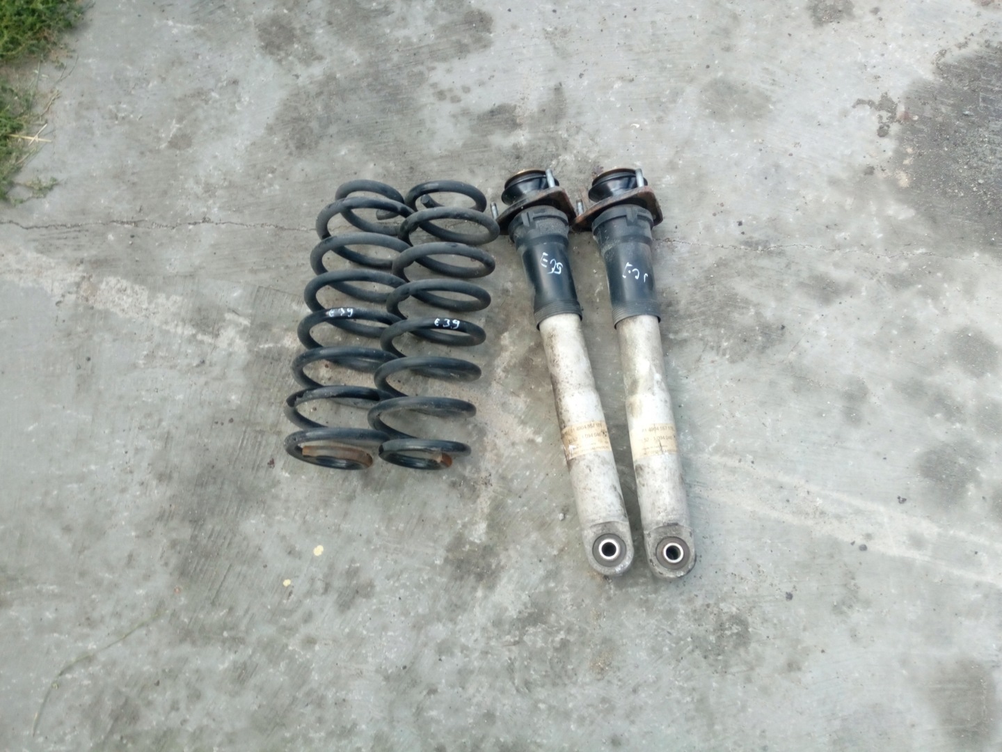 E39 shock absorbers spring rear part springs sususpension
