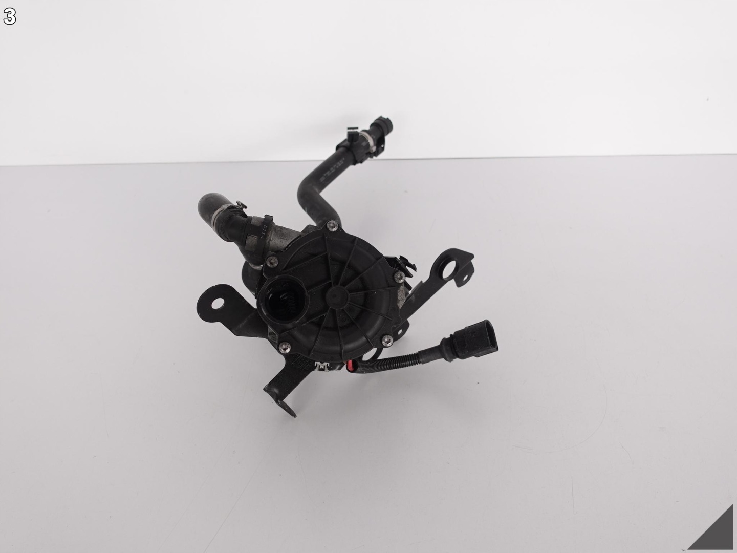 AUDI A8 S8 4H0 D4 bracket+pump air WTORNEGO