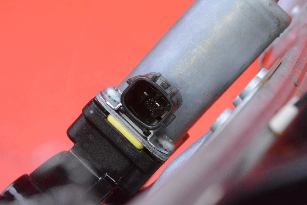 window regulator right front EU M13616-C00 DACIA SANDERO 2 II 5D HB 13-16