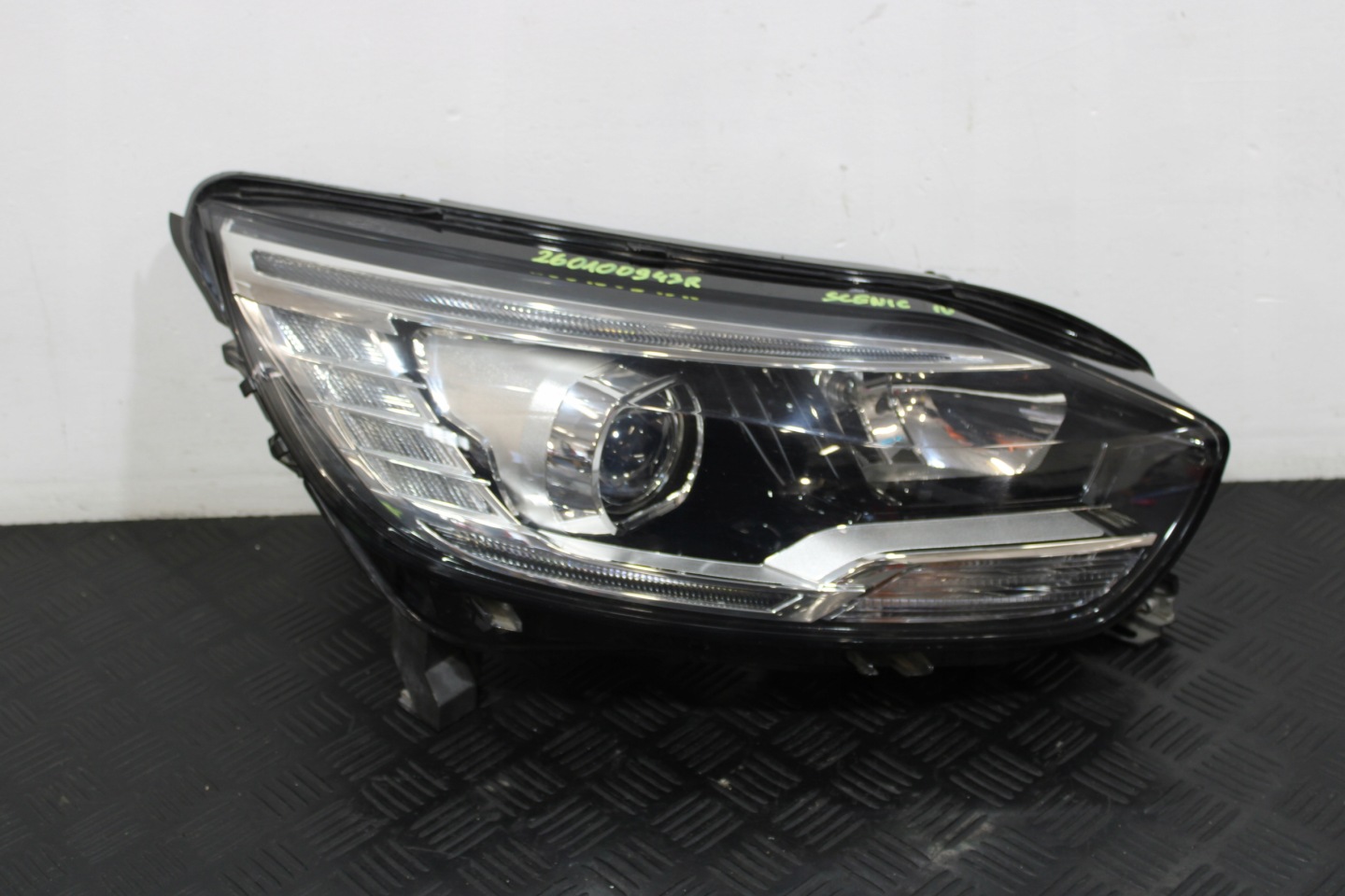 light right front front 260100943R RENAULT SCENIC IV 4
