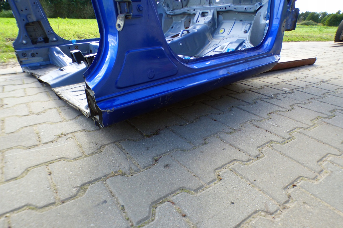 threshold right pillar AB lakier 8X2 TOYOTA YARIS III