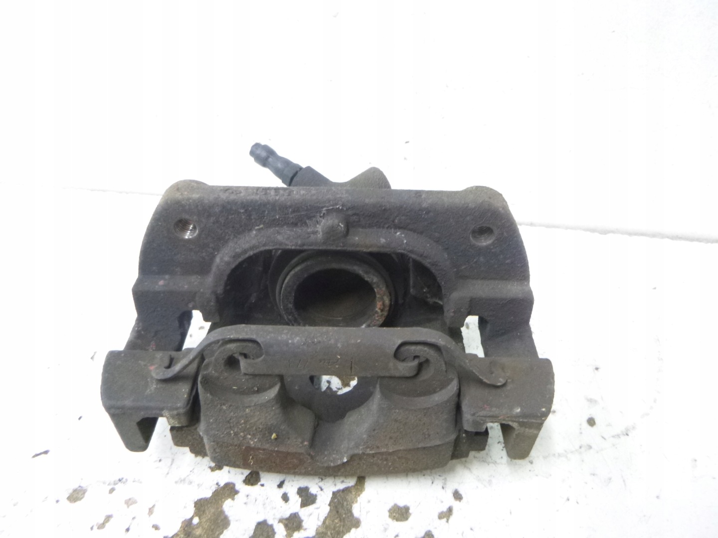 caliper brake front right BMW X3 E83 2.0SD 2008r. 57/25