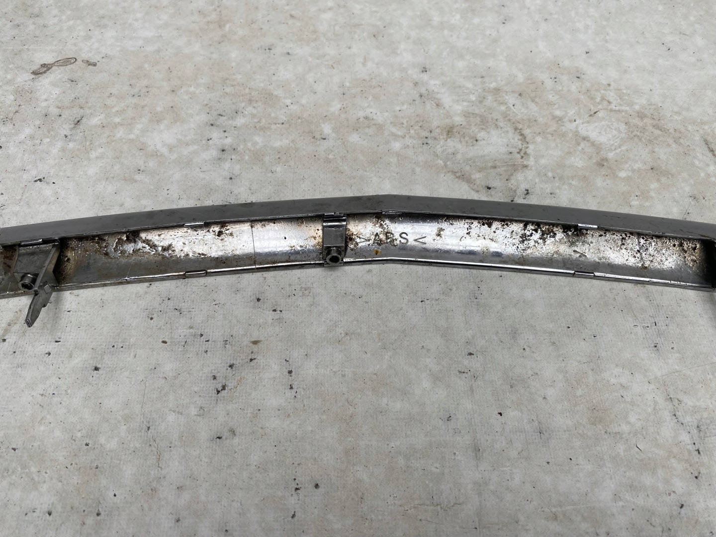 TOYOTA PREVIA II 00- moulding CHROM front 5271128040