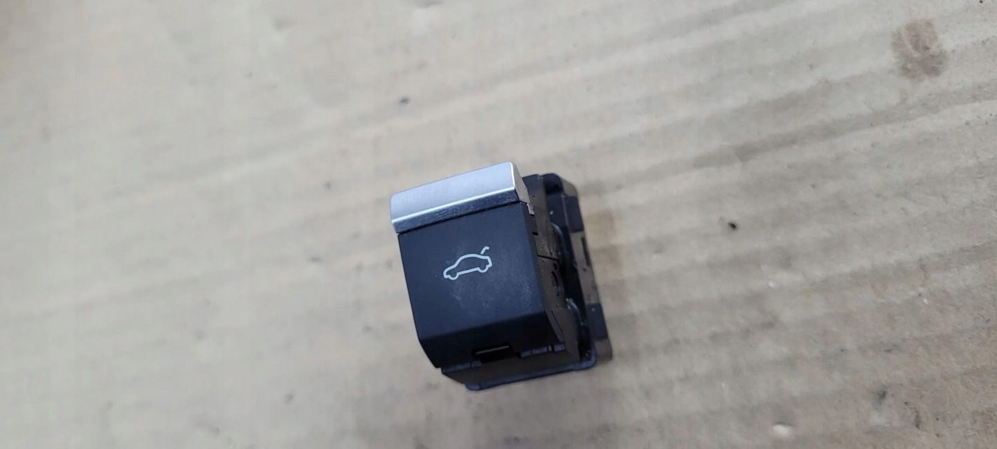 A5 8W button bonnet boot 4M0959831A AUDI Q7 4M Q8