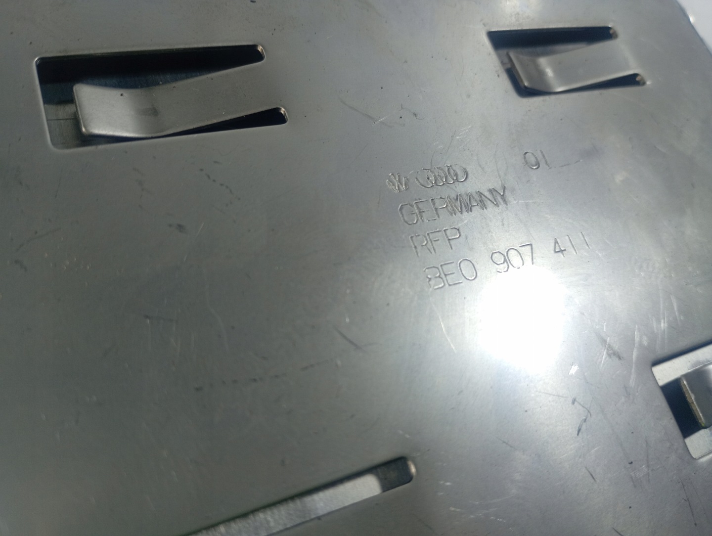 Audi A4 B6 01-05 computer control unit of the engine OE 8E0907411