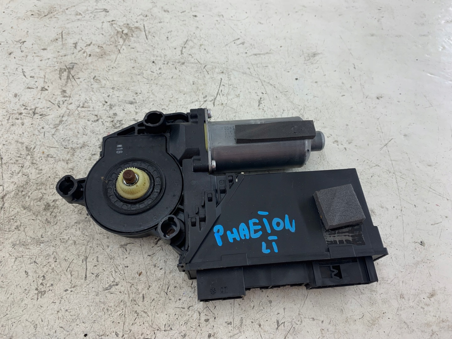 VW PHAETON and mini motor windows left rear part 3D0959703D