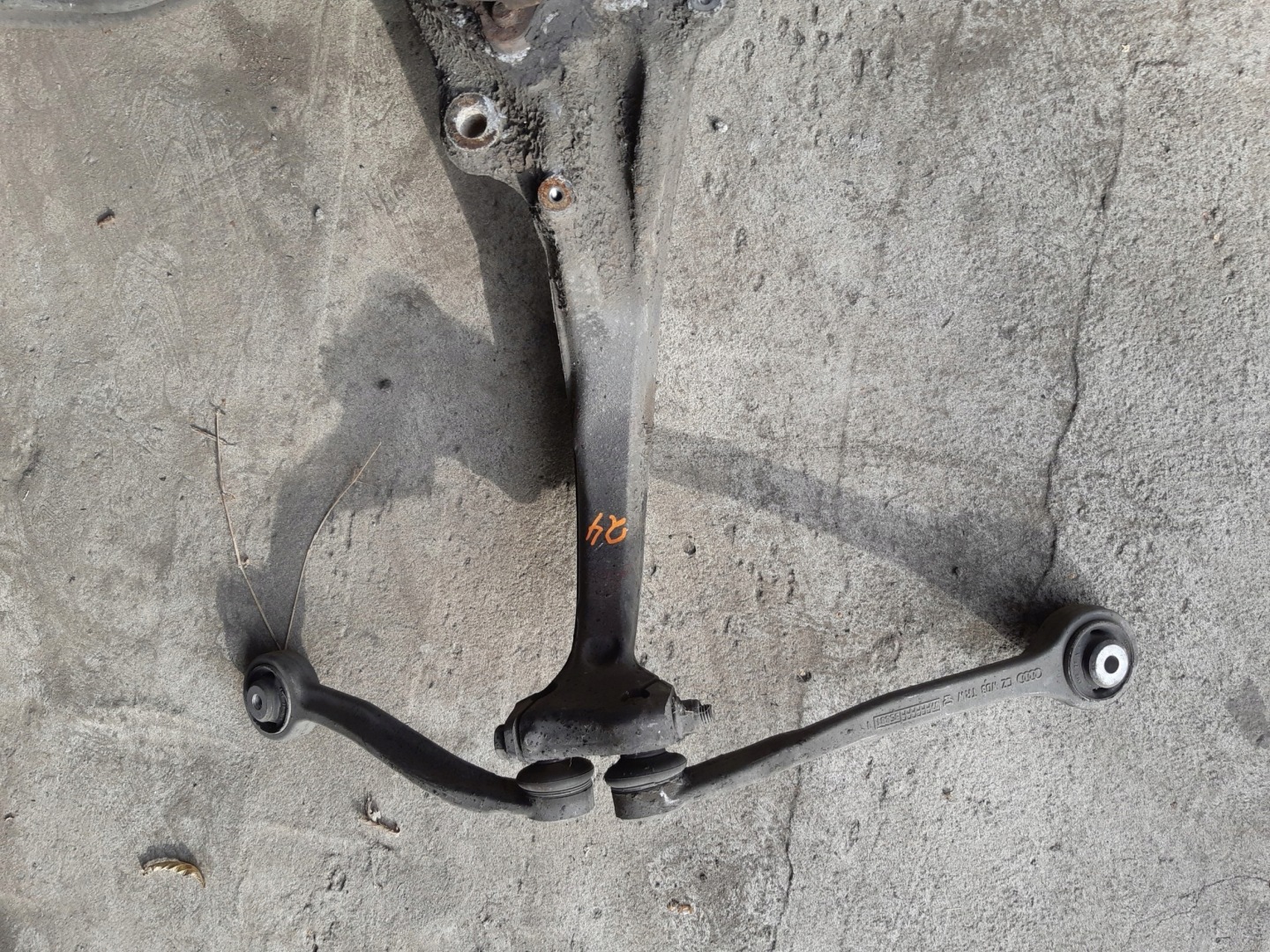 AUDI A4 B8 A5 8T A6 C7 A7 swing left left front 8K0407257E