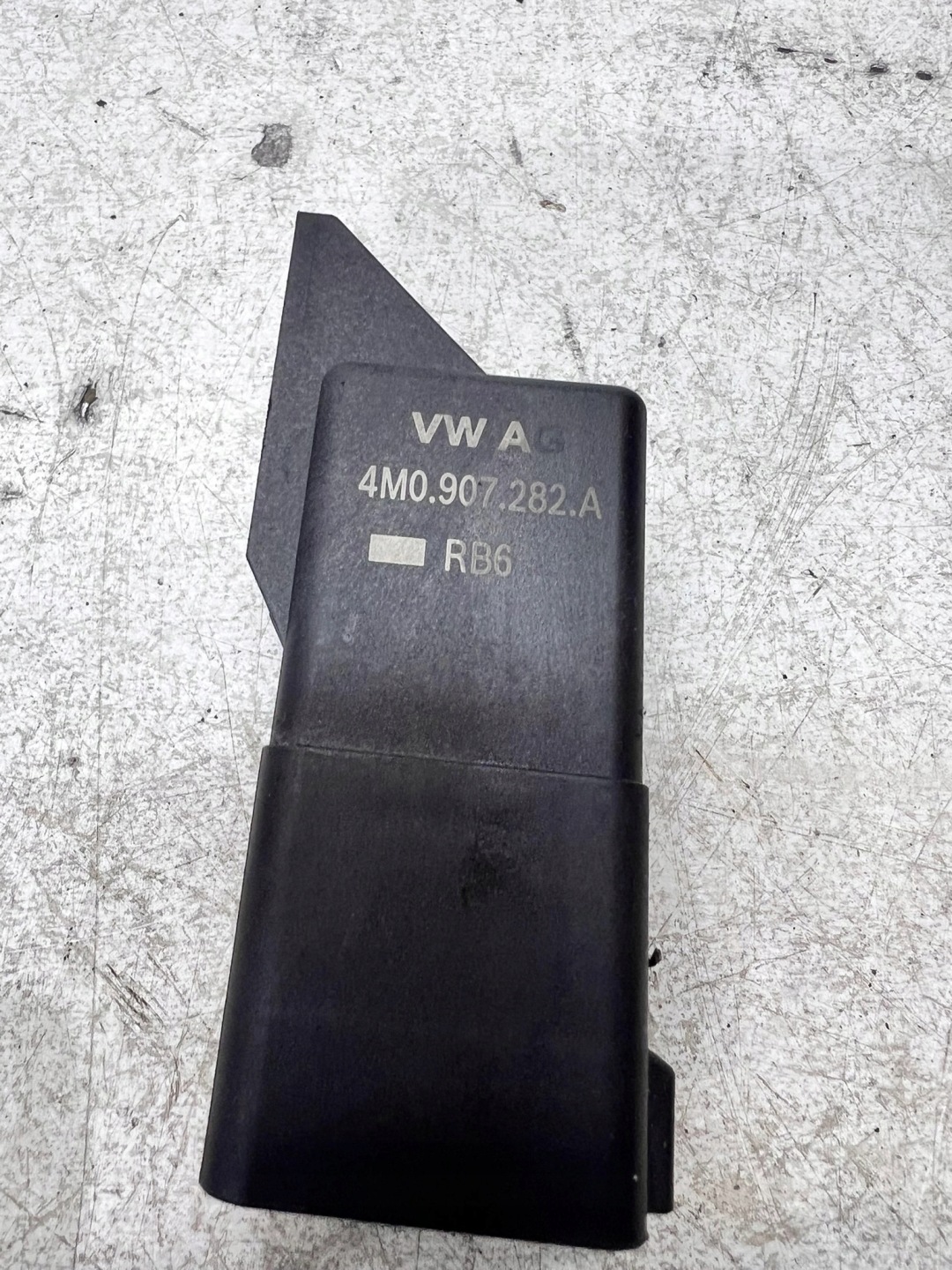 relay plugs ZAROWYCH AUDI VW SEAT 4M0907282A
