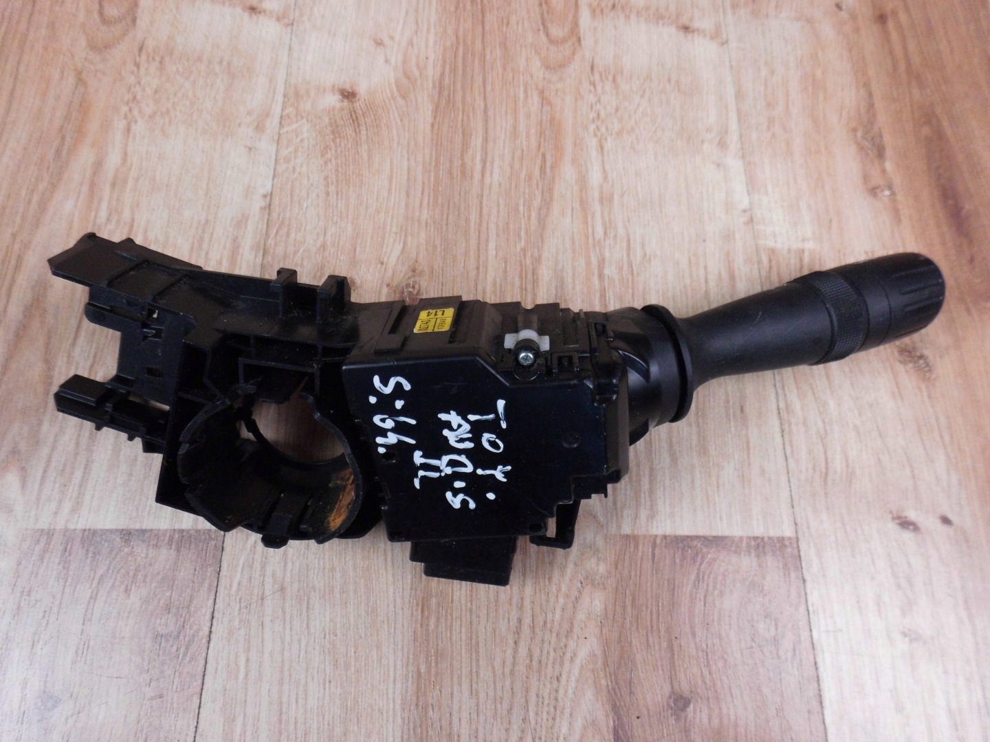 TOYOTA Auris II light switch manetka 17F849