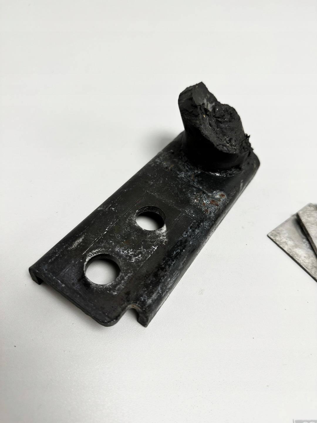 AUDI RS4 B7 4.2 BNS engine mount bearing