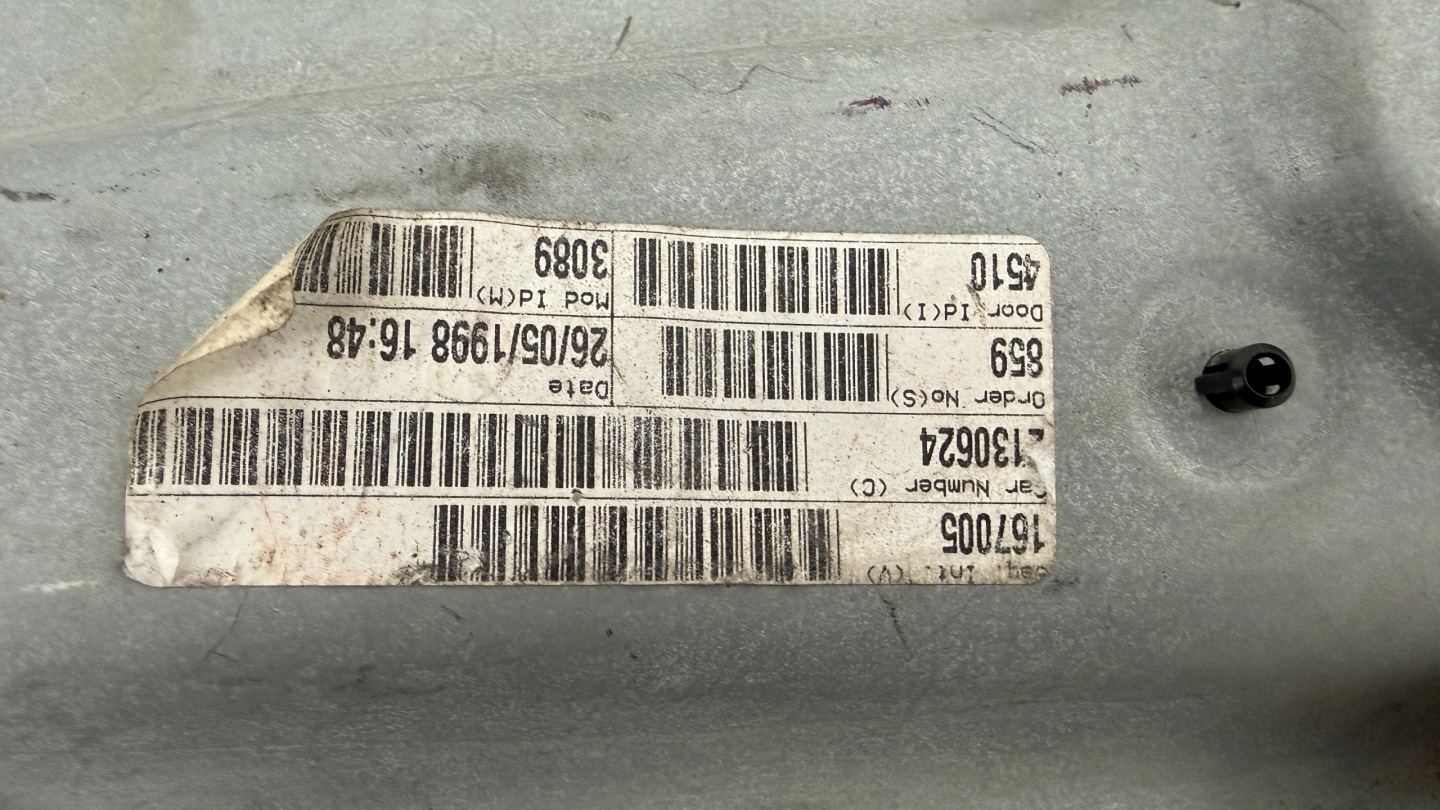 VW GOLF 4 IV mechanism PROWADNICA lifting windows left rear part K147/11E