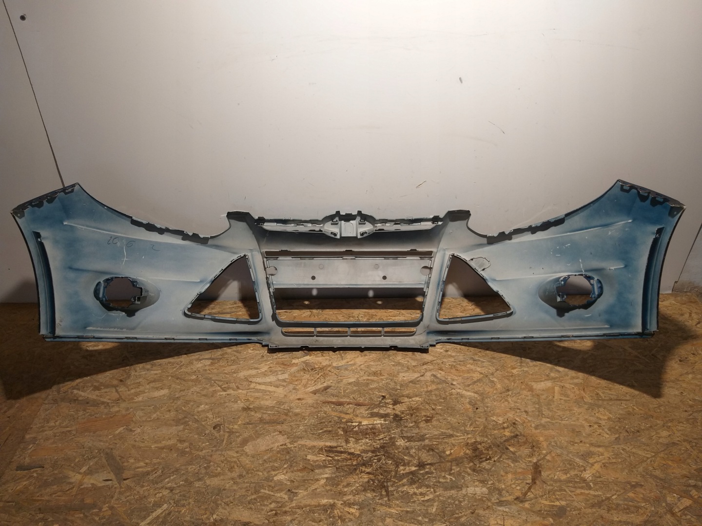 nárazník předek Ford Focus MK3 BM5117757