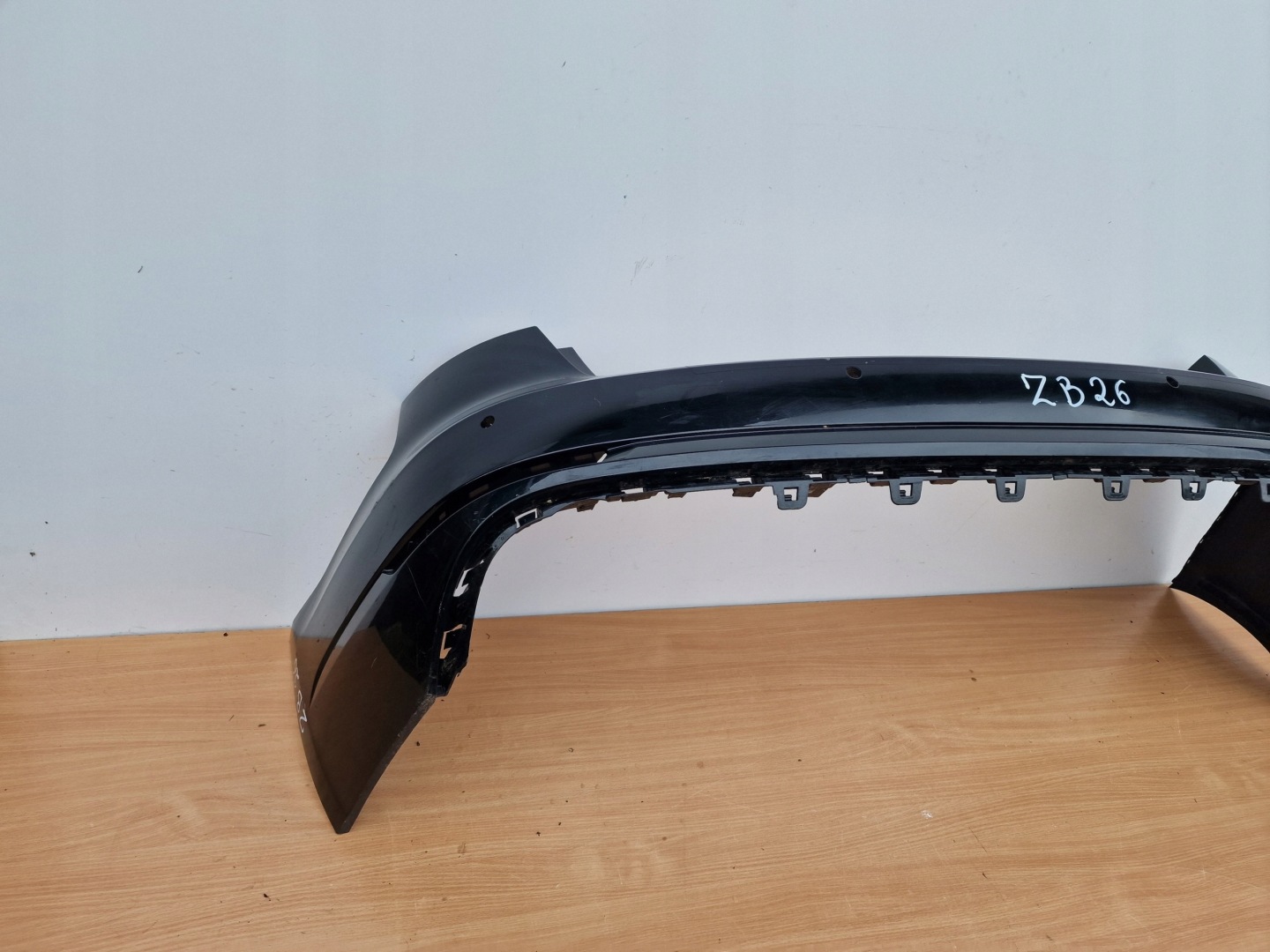 AUDI A4 B9 KOMBI 8W 8W9 bumper rear part below sensors