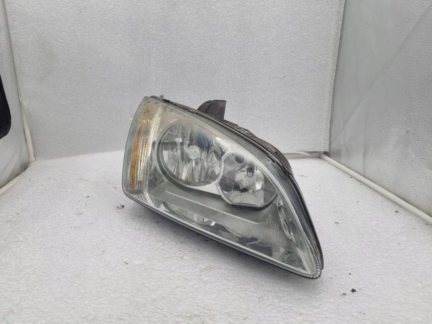 Reflektor light right front Ford Focus II 2004-2008 R 4M5113W029AD Europa