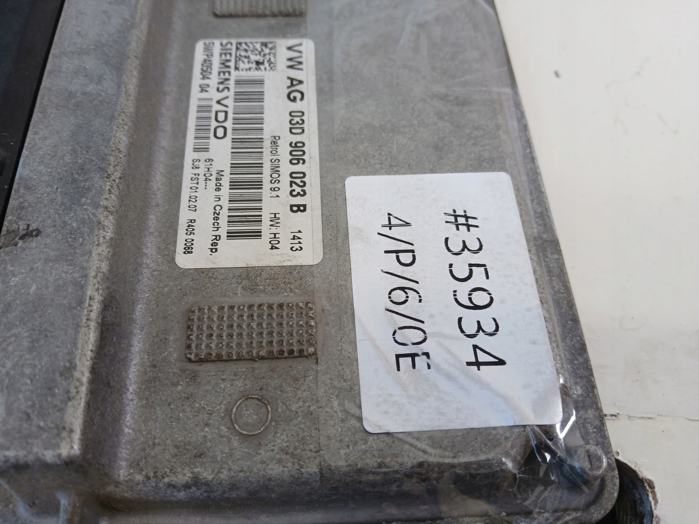 VW FOX 1.2 control unit of the engine 03D906023B