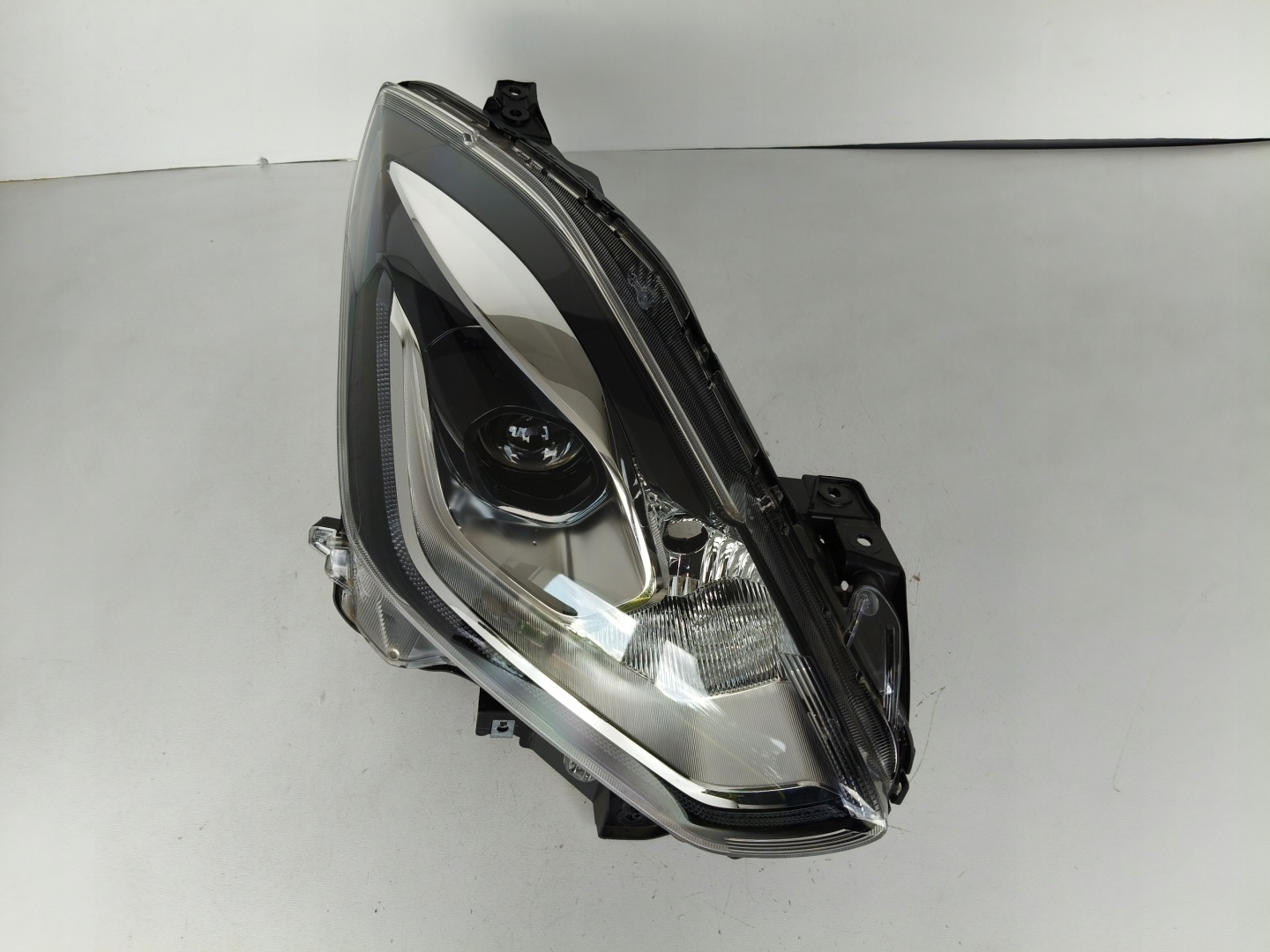 light right REFLEKTOR SUZUKI SWIFT MK8 17- FULL LED