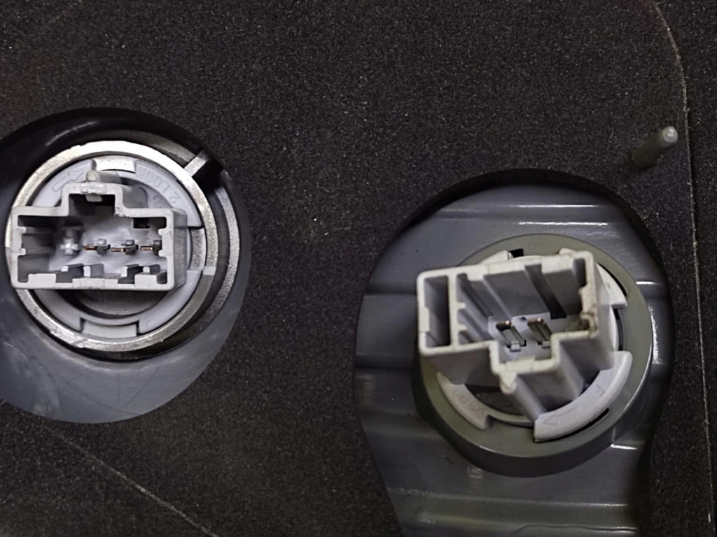 HONDA CIVIC VIII sedan light right rear part